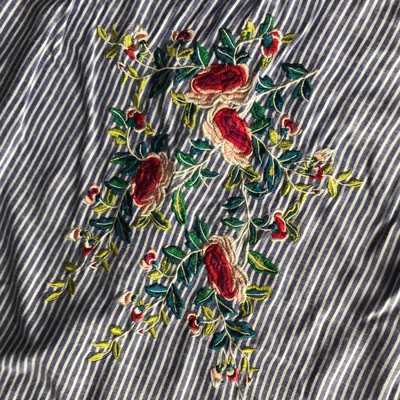 Entro Embroidered Tank - Picture 4 of 7